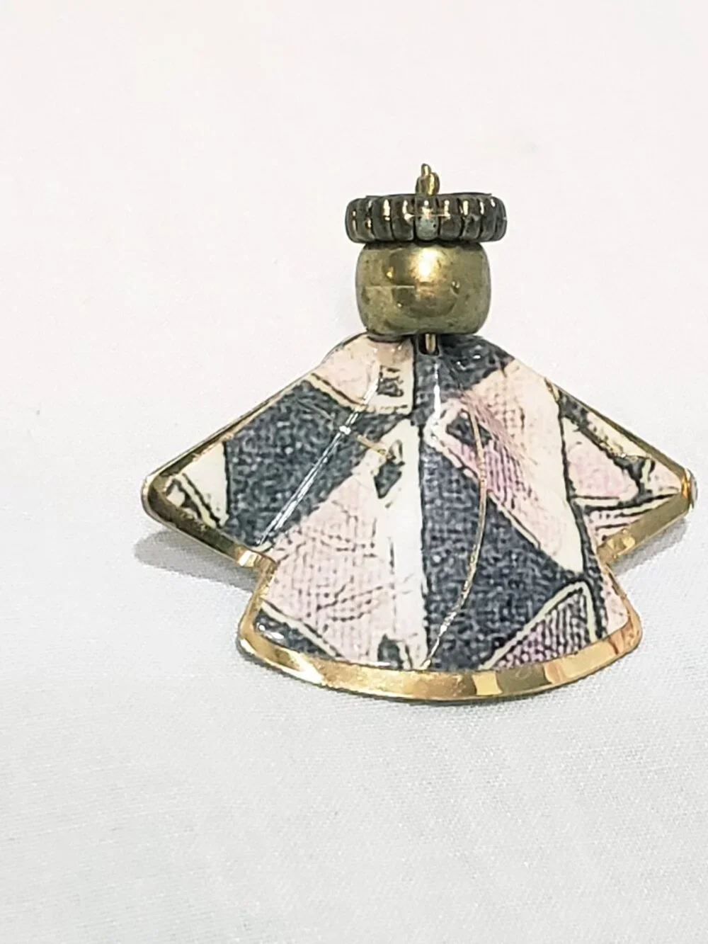 Eli Kase Angel of Hawaii Gray Pink 90s Brooch Lapel Pin 1.5